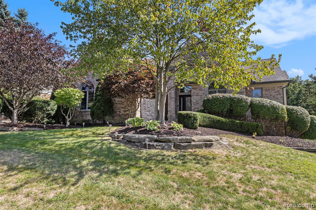 6847 Oakhurst Ridge Road, Clarkston, MI 48348 — Photo 40
