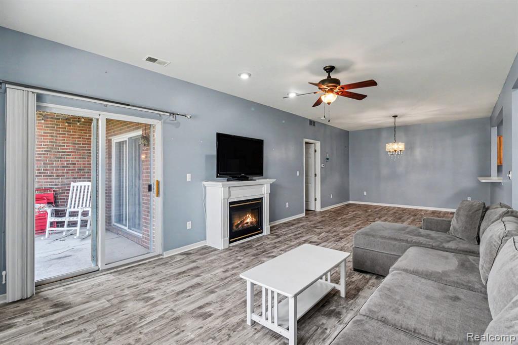 16339 Chatham Drive, Macomb, MI 48044 — Photo 6