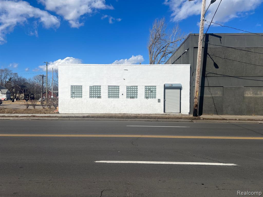 521 E 7 MILE Road, Highland Park, MI 48203 — Photo 11