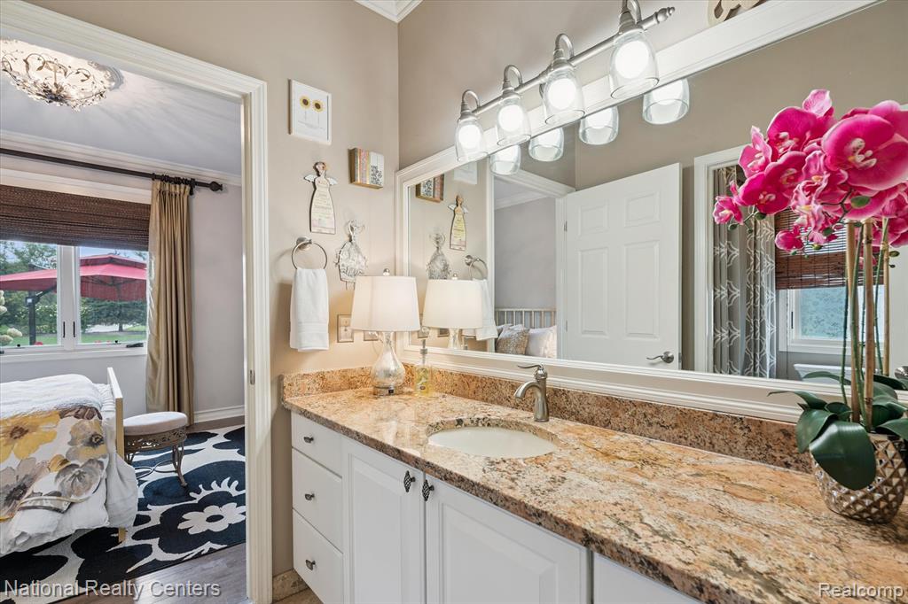 730 Berwick Court, Highland, MI — Photo 39