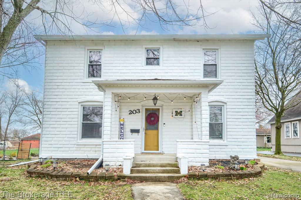 203 Sawyer Street, Grand Blanc, MI 48439 — front exterior
