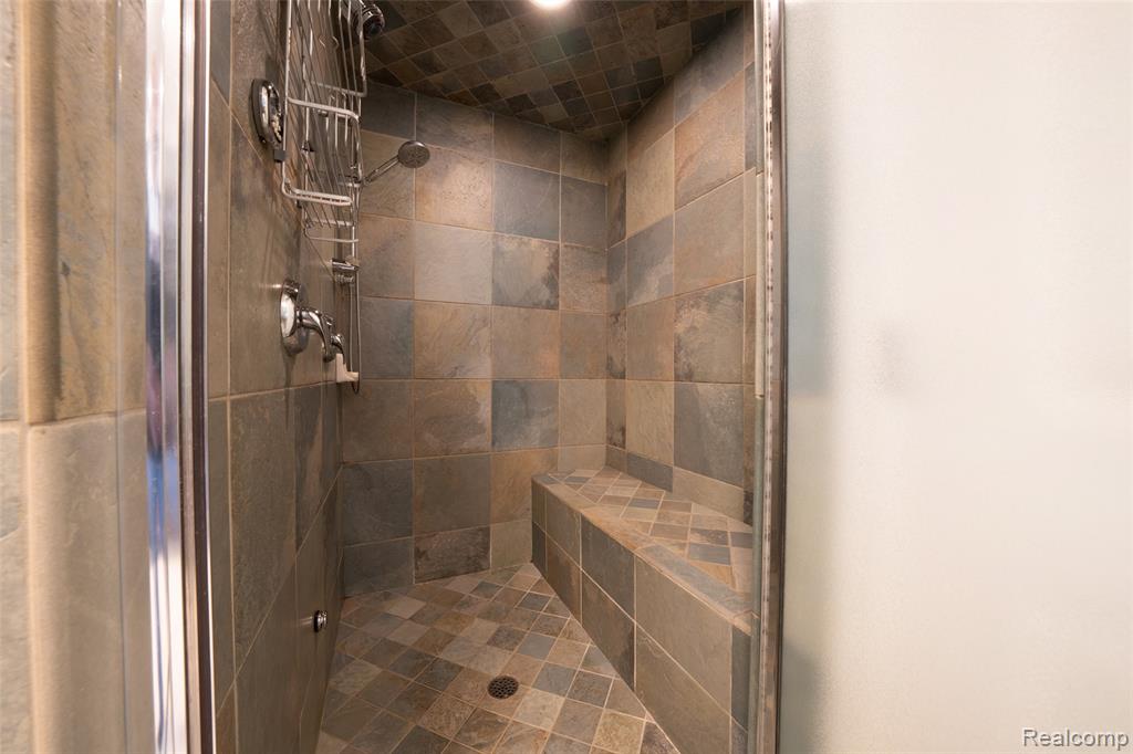 4502 Forest Edge Lane, West Bloomfield, MI 48323 — Photo 23