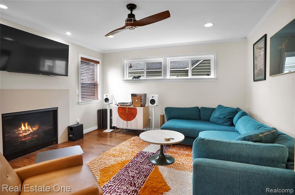 705 N Dorchester Avenue, Royal Oak, MI 48067 — Photo 17