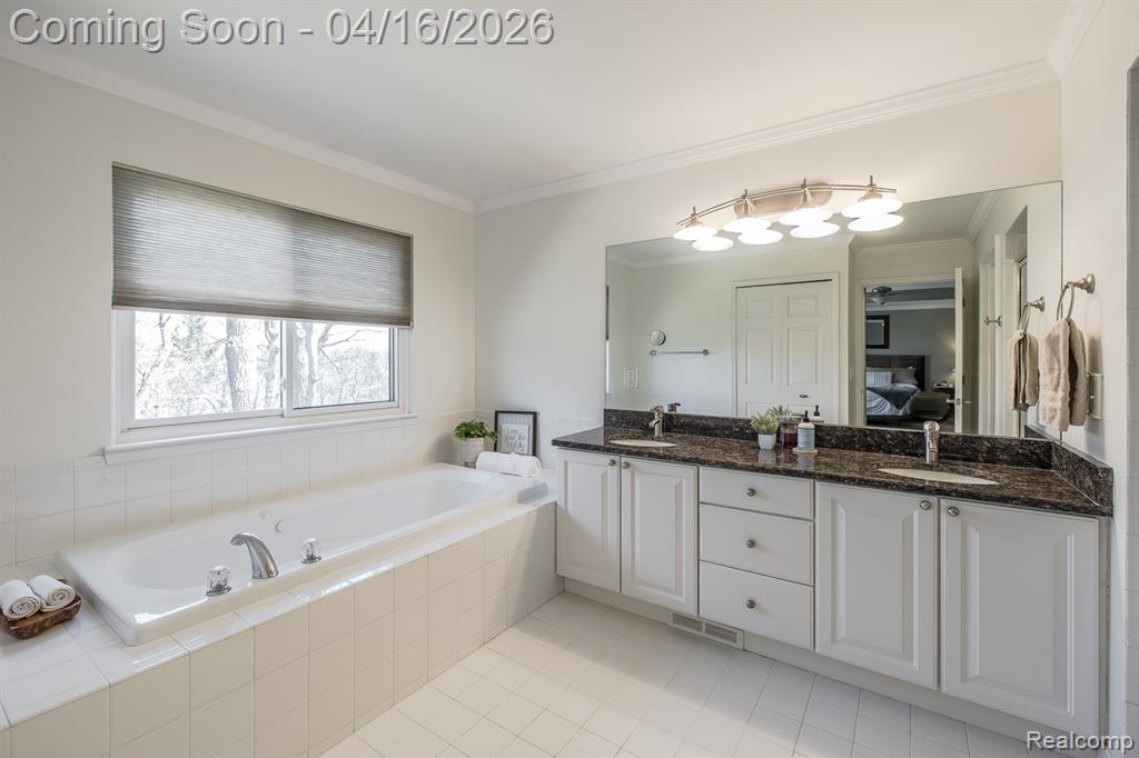 3472 Paramount Lane, Auburn Hills, MI 48326 — Photo 34