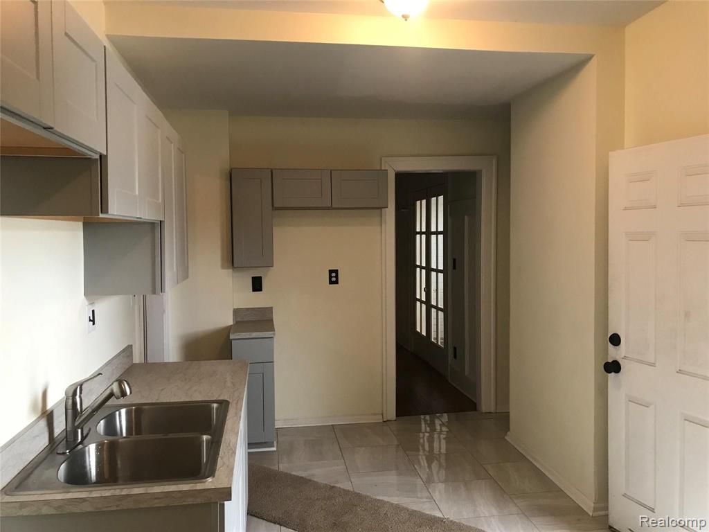 70 COLORADO Street, Highland Park, MI 48203 — Photo 5