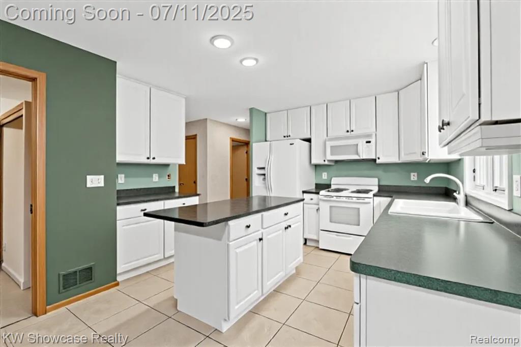 773 Sibley Court, Wixom, MI 48393 — Photo 3