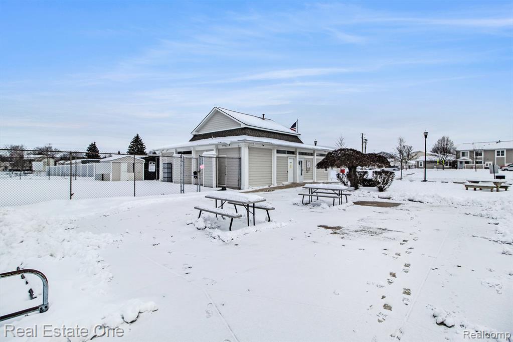 22717 Cranbrooke Drive, Novi, MI — Photo 37
