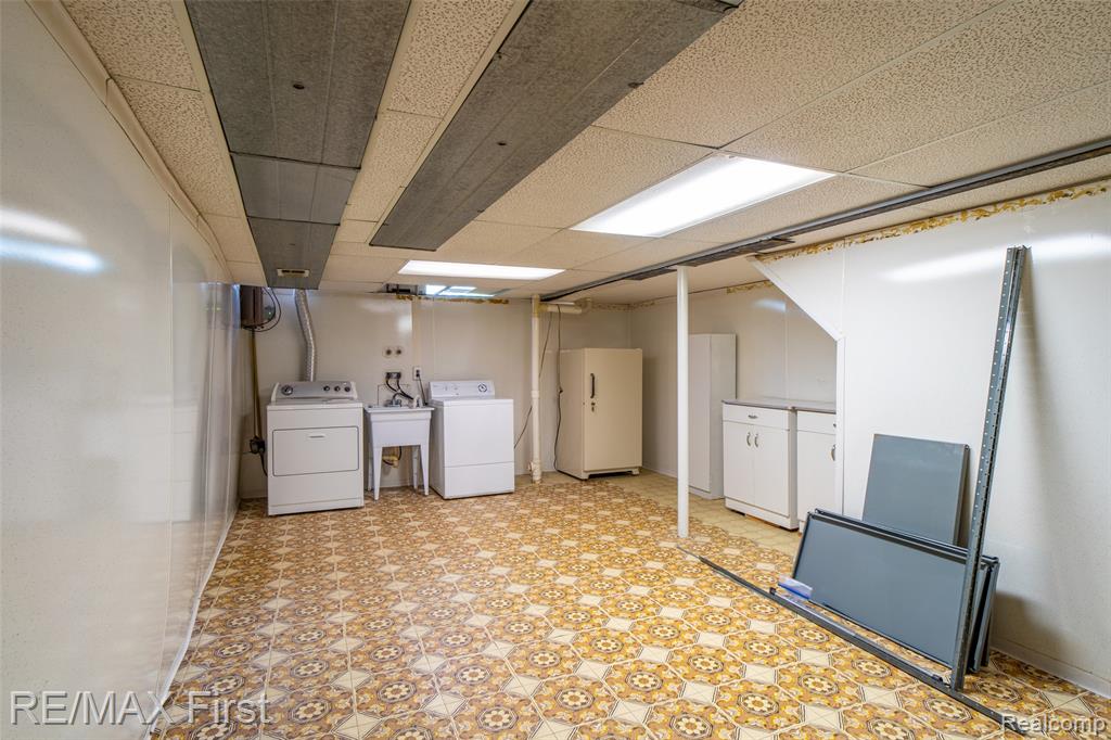 47798 CHRYS, Macomb, MI 48044 — Photo 38