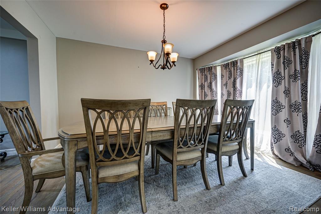 18467 Middlesex Avenue, Lathrup Village, MI 48076 — Photo 10