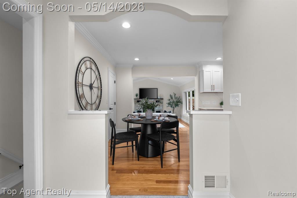 6739 White Pine Court, Bloomfield Hills, MI 48301 — Photo 10