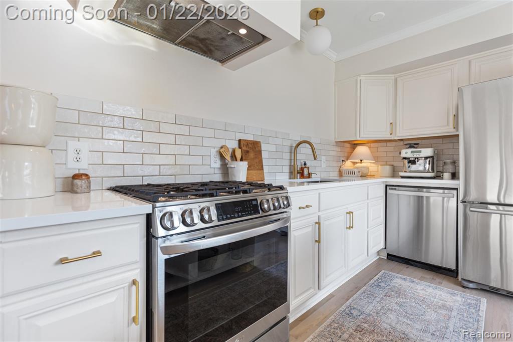 6740 Barabeau Drive, Troy, MI 48085 — Photo 12