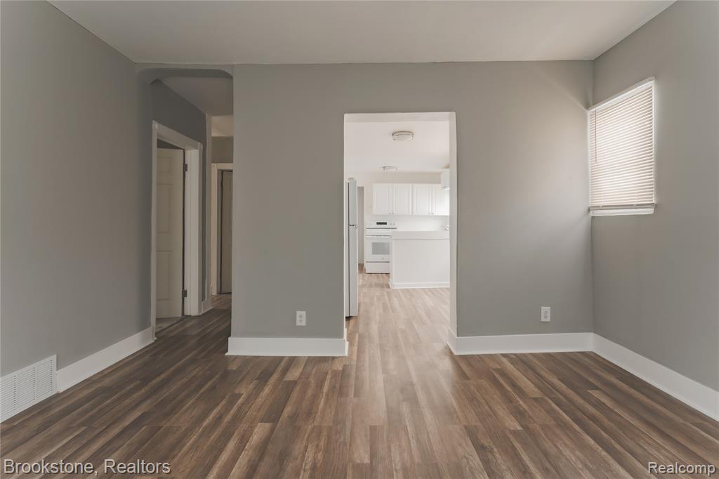 671 E Mansfield Avenue, Pontiac, MI 48340 — Photo 5