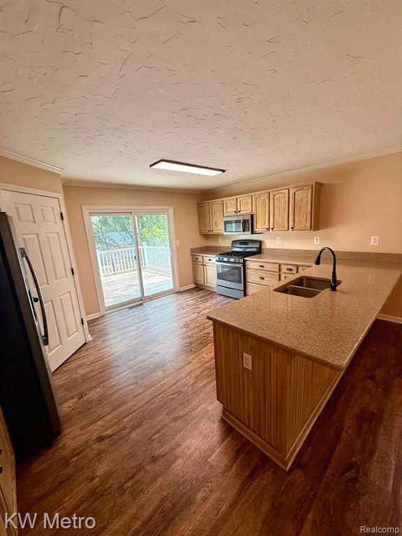 655 Sherry Drive, Lake Orion, MI 48362 — Photo 8