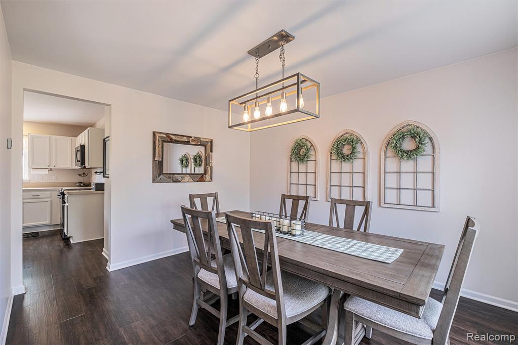 894 Canyon Creek Drive, Holly, MI 48442 — Photo 9