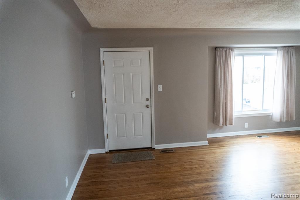 737 Campbell Street, Flint, MI 48507 — Photo 13