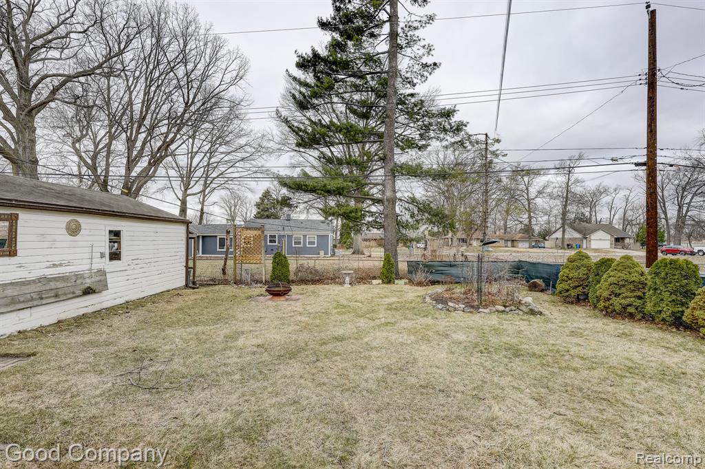 29329 Tawas Street, Madison Heights, MI 48071 — Photo 42