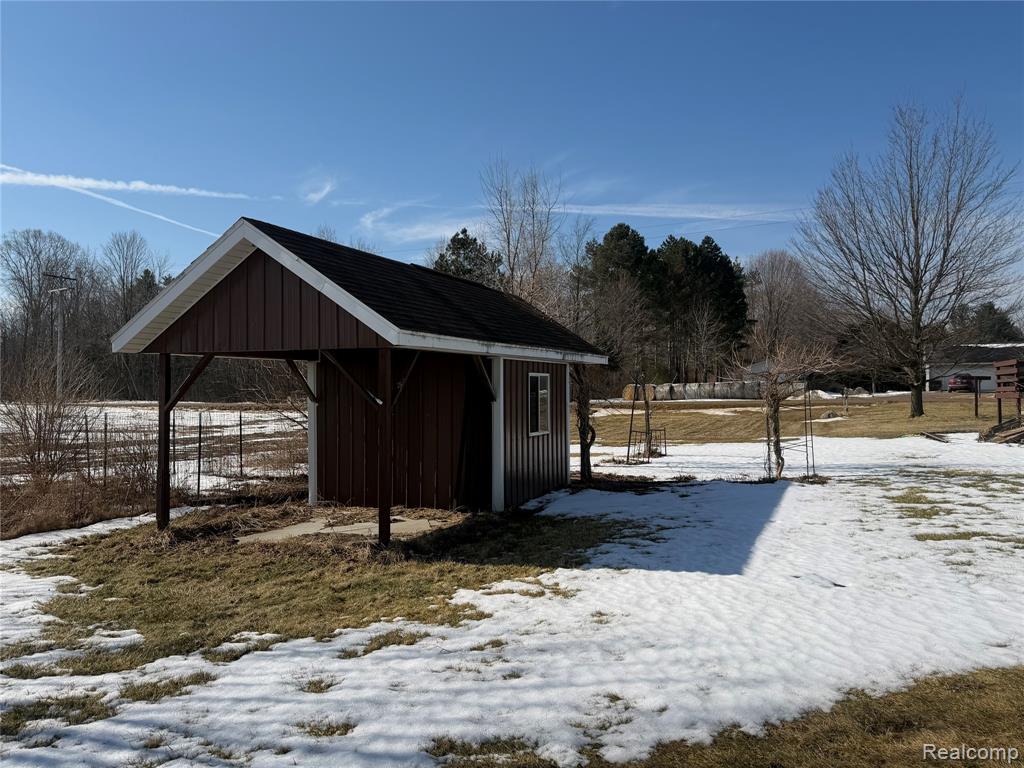 5749 Leix Road, Mayville Vlg, MI 48744 — Photo 7