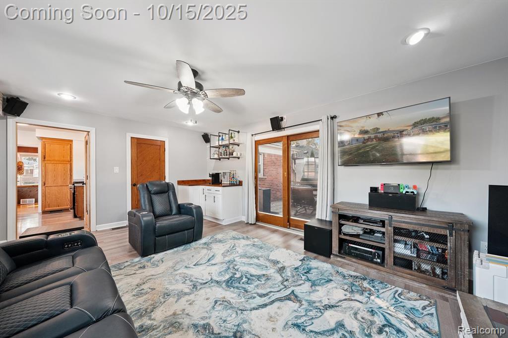 9931 E Clements Circle, Livonia, MI 48150 — Photo 21
