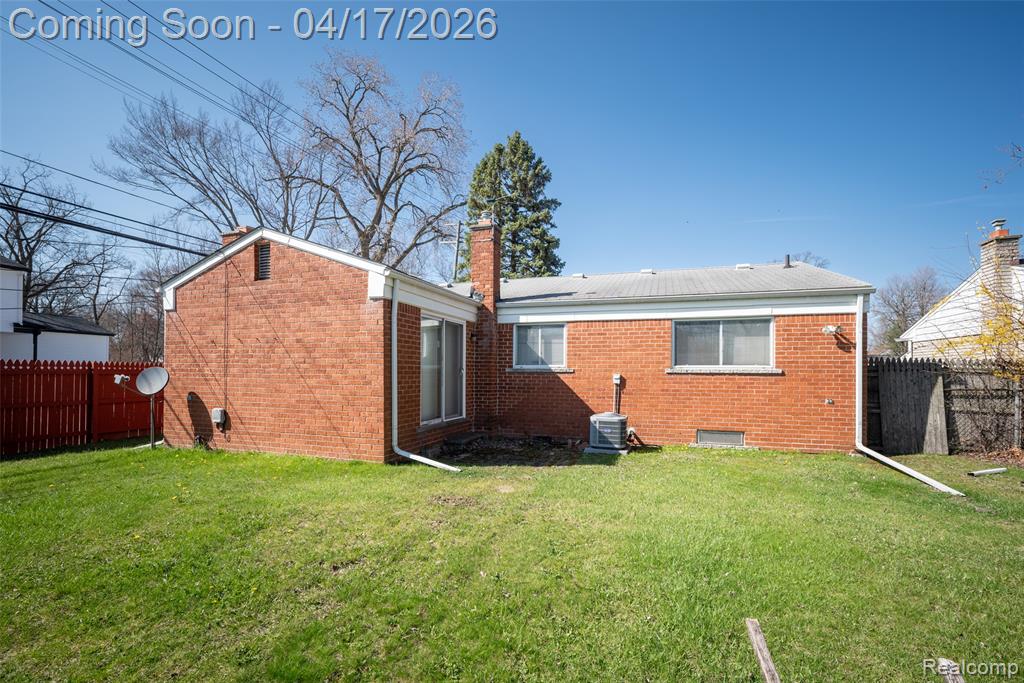 29889 Brown Court, Garden City, MI — Photo 28