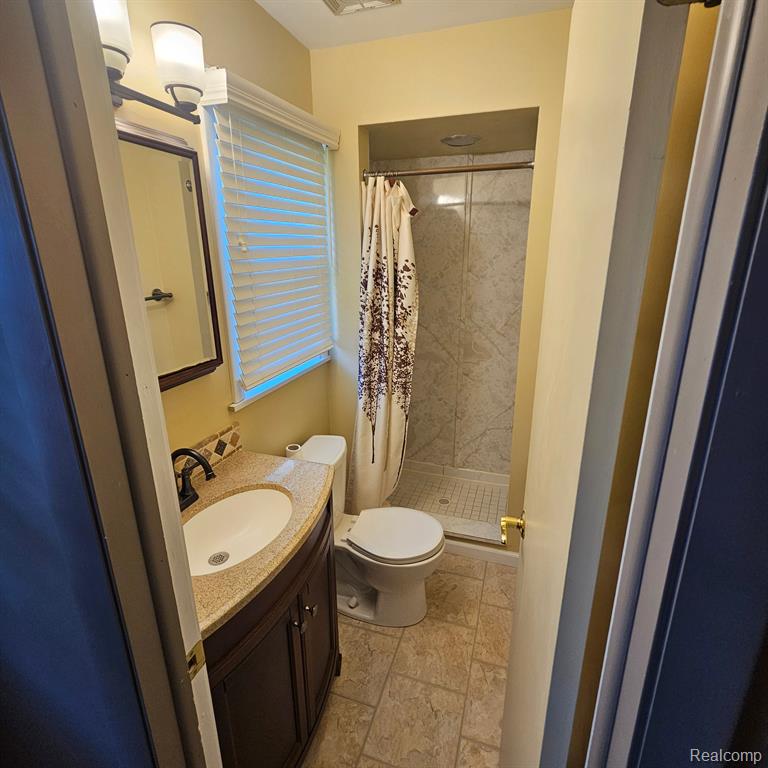 9233 SMITHS CREEK Road, Wales, MI — Photo 20