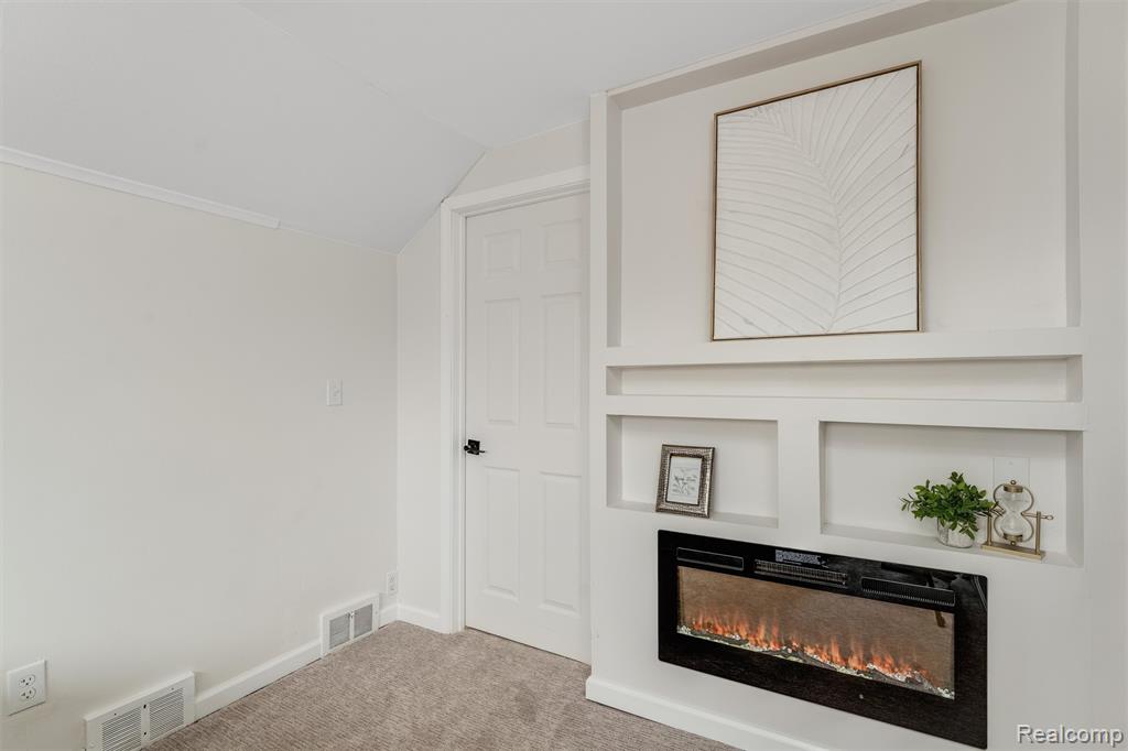 18943 Curtis Street, Detroit, MI 48219 — Photo 22