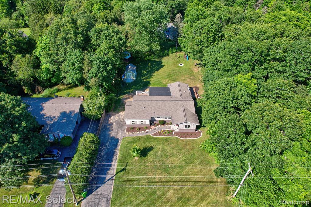2456 N Tipsico Lake Road, Hartland, MI 48353 — Photo 47
