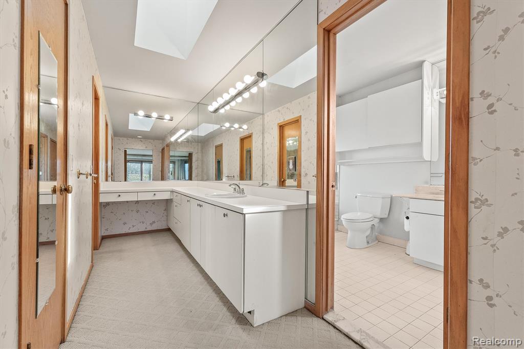 5322 Pond Bluff Drive, West Bloomfield, MI 48323 — Photo 27