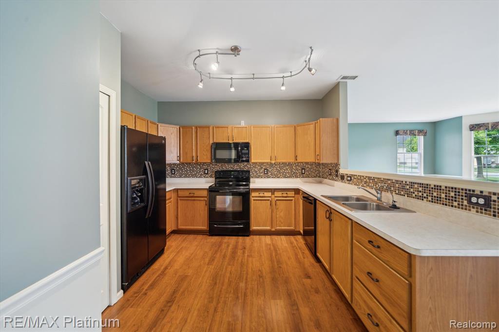 4300 Hampton Ridge, Howell, MI 48843 — Photo 9