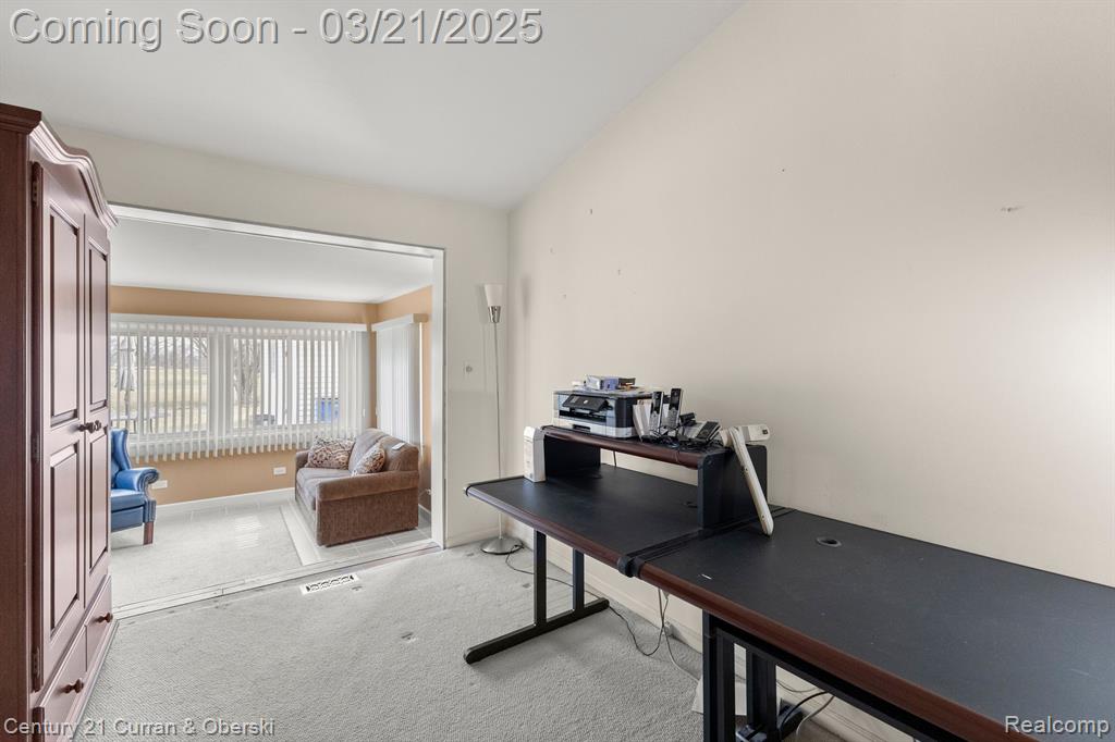 7484 N CHARLESWORTH Street, Dearborn Heights, MI 48127 — Photo 22