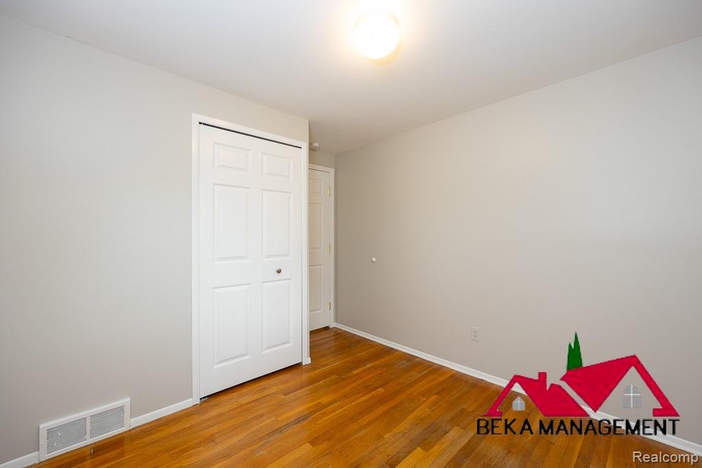 8040 Alton Street, Canton, MI 48187 — Photo 16