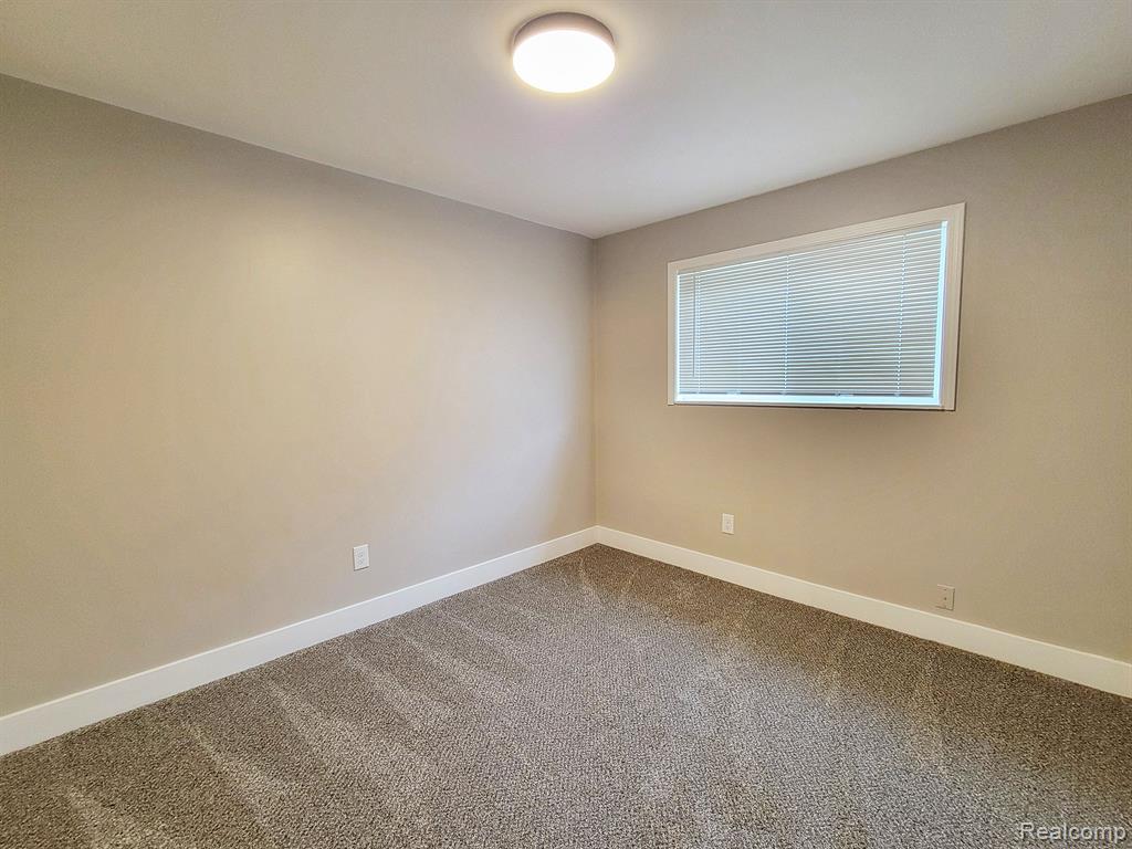 4612 KATHERINE Street, Dearborn Heights, MI 48125 — Photo 18