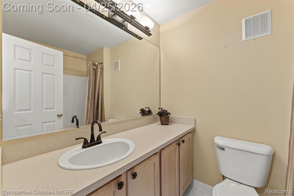 4200 Addington Drive, Commerce Twp, MI 48390 — Photo 18