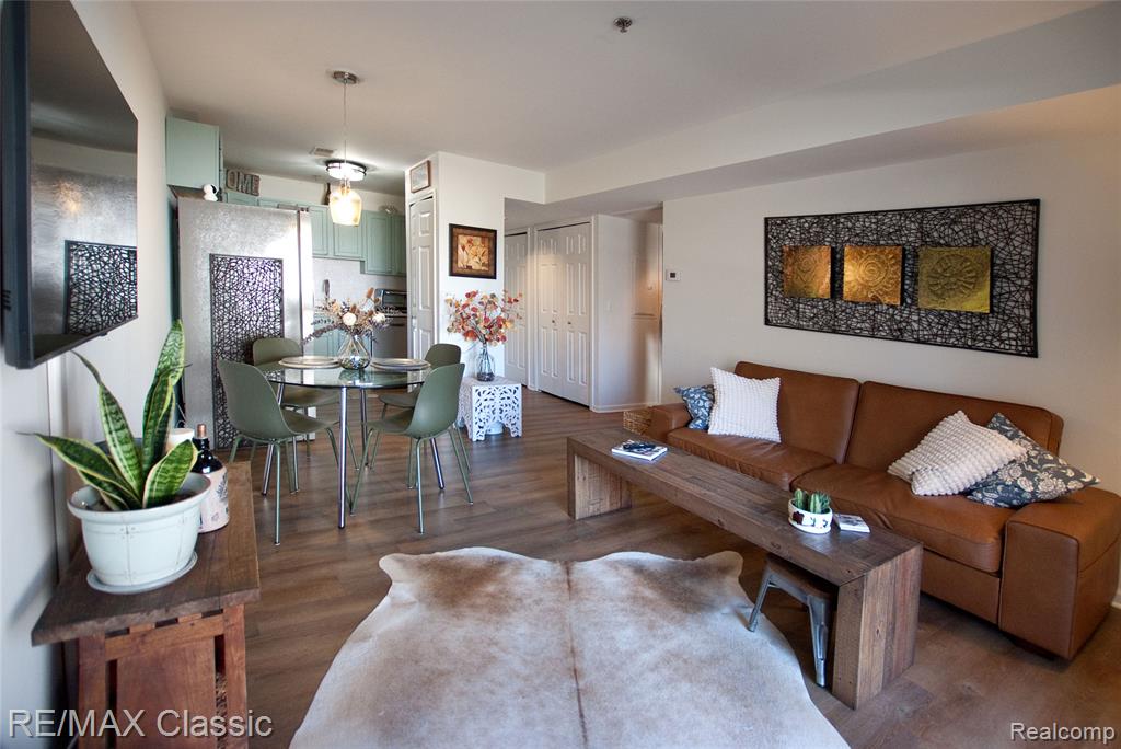 1155 S Lake Drive, 57, Novi, MI 48377 — Photo 9
