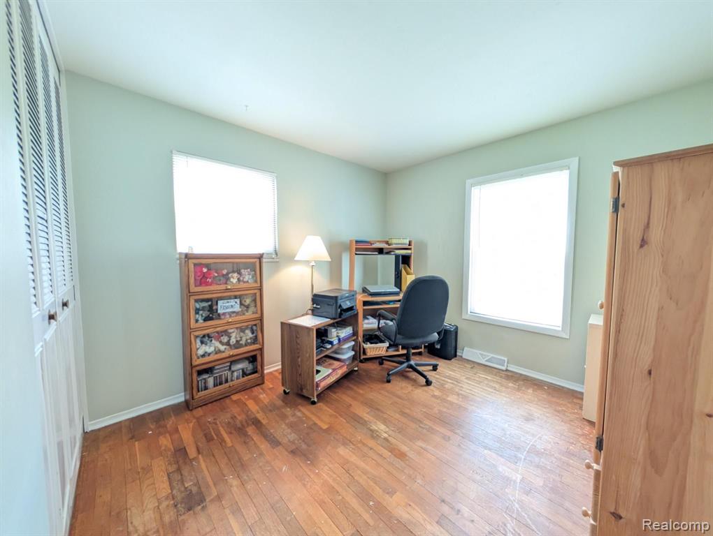 5097 Berneda Drive, Flint, MI 48506 — Photo 11