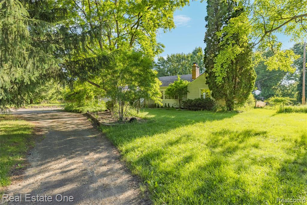 9585 N Eston Road, Clarkston, MI 48348 — Photo 4