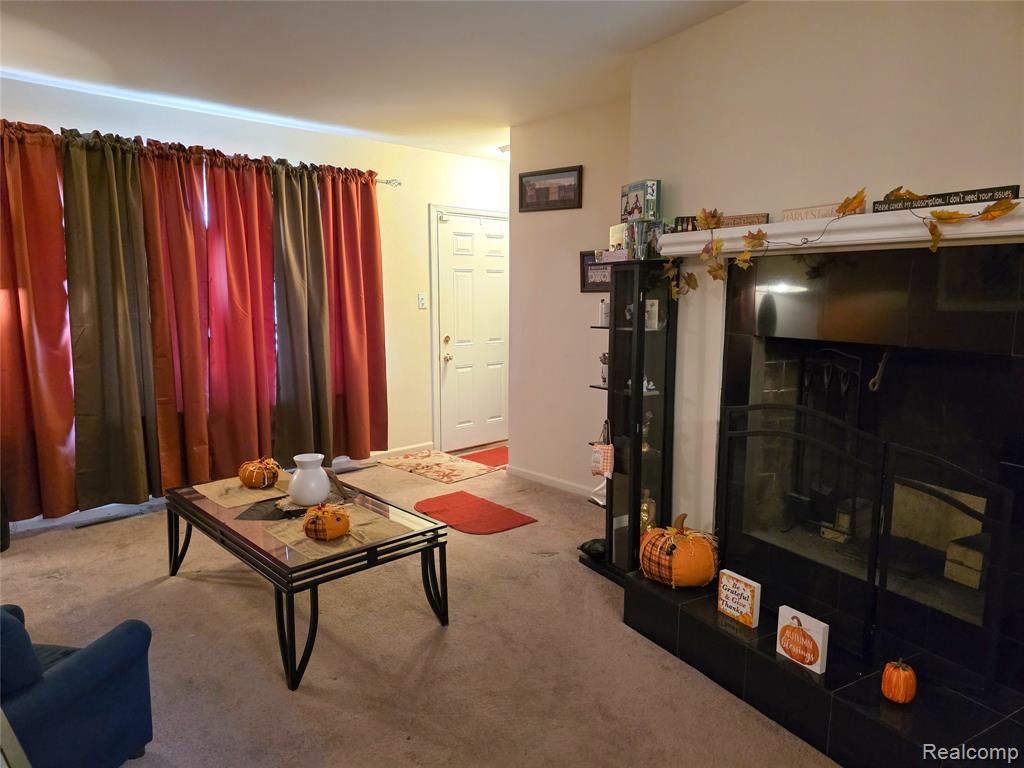 4424 Cheyenne Avenue, Flint, MI 48507 — Photo 4