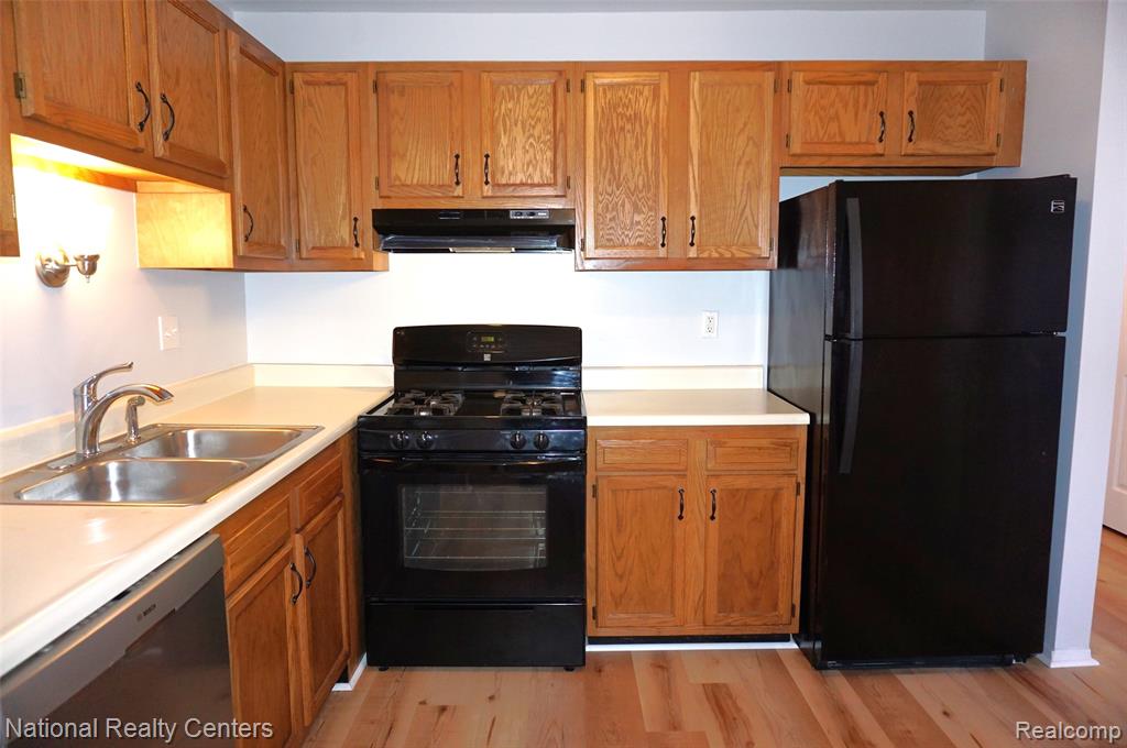 41136 Northwind Drive, Canton, MI 48188 — Photo 9