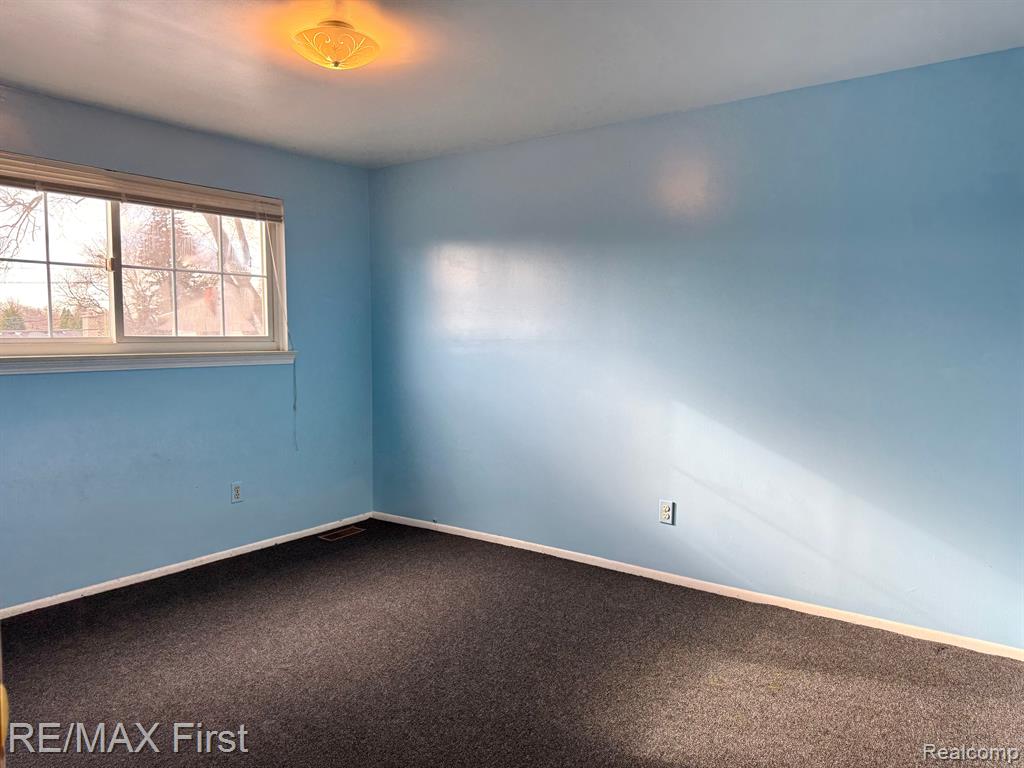 4826 BATES Drive, Warren, MI 48092 — Photo 12