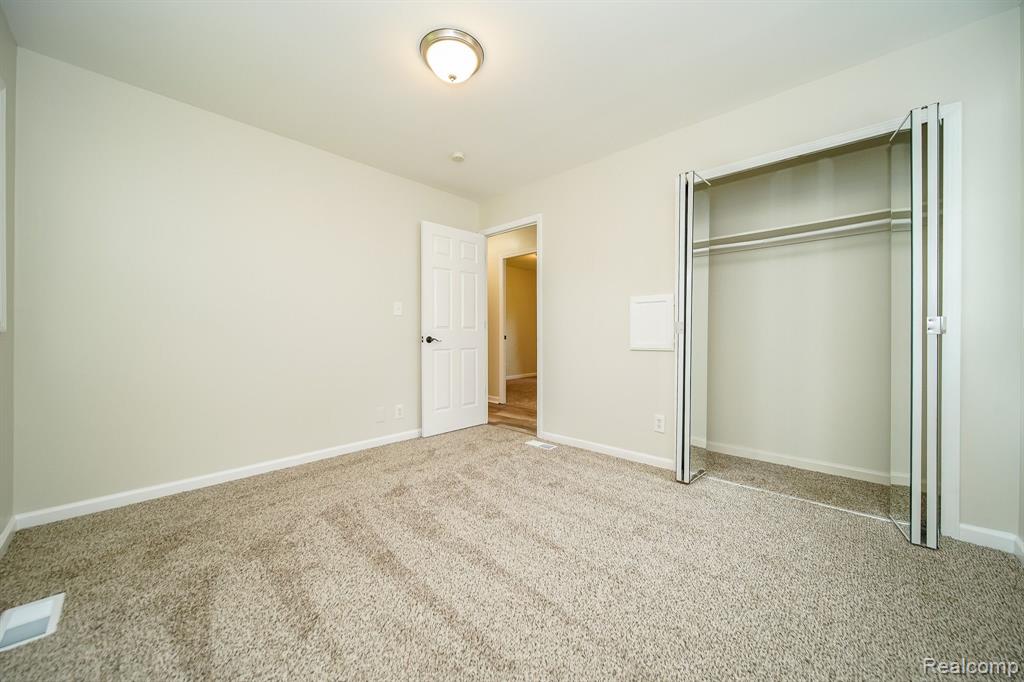 598 COVINGTON Street, South Lyon, MI 48178 — Photo 43