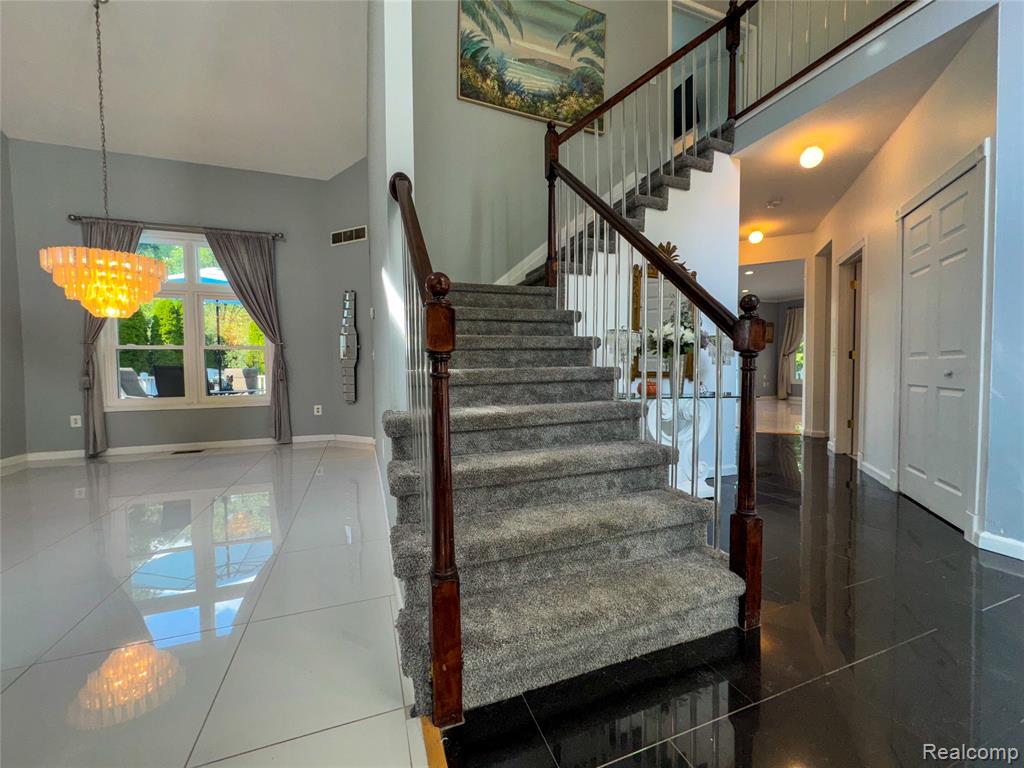 7240 Aaronway Drive, West Bloomfield, MI 48324 — Photo 37