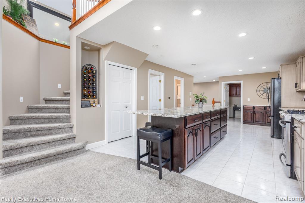 50731 Harbour View Drive N, 26, New Baltimore, MI 48047 — Photo 15