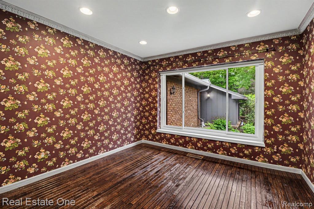 4757 Hardwoods Drive, West Bloomfield, MI 48323 — Photo 28