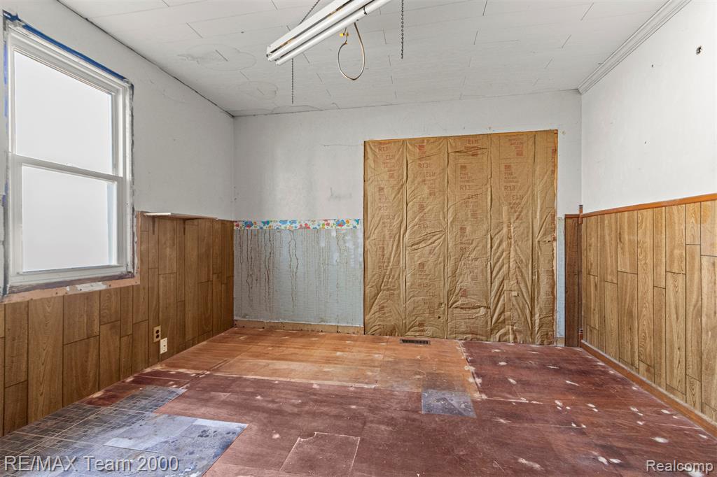 9267 Glenis Street, Taylor, MI 48180 — Photo 16