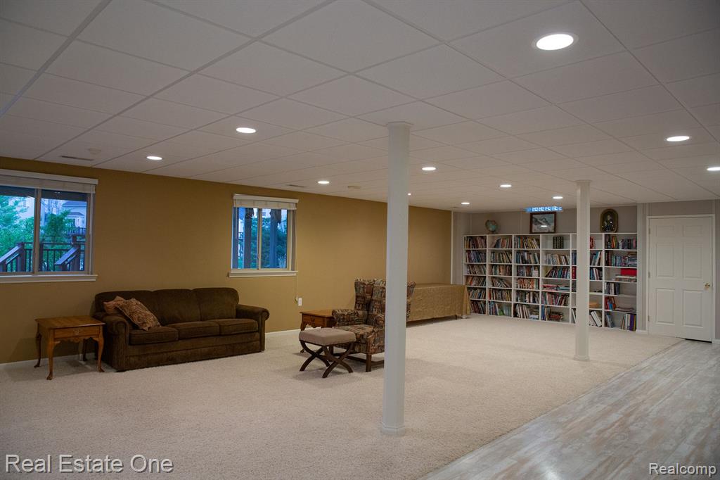 906 W PENINSULA, Oxford, MI 48371 — Photo 24