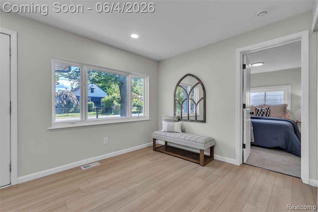 2890 Beland Avenue, Keego Harbor, MI 48320 — Photo 8