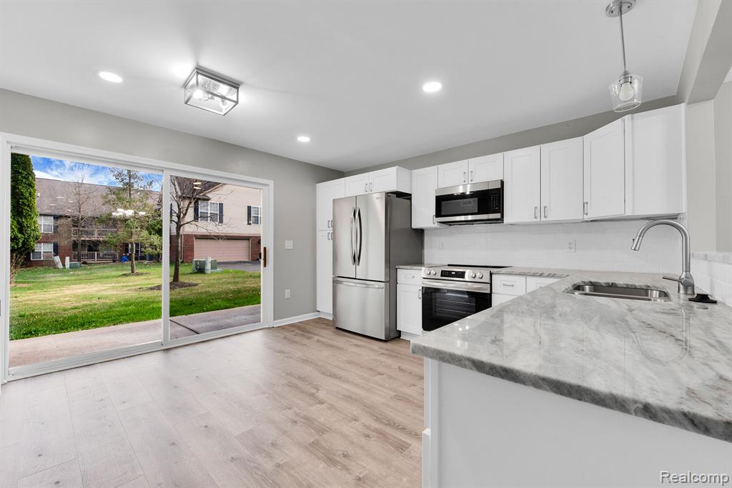 28243 CARLTON WAY Drive, 37, Novi, MI 48377 — Photo 8
