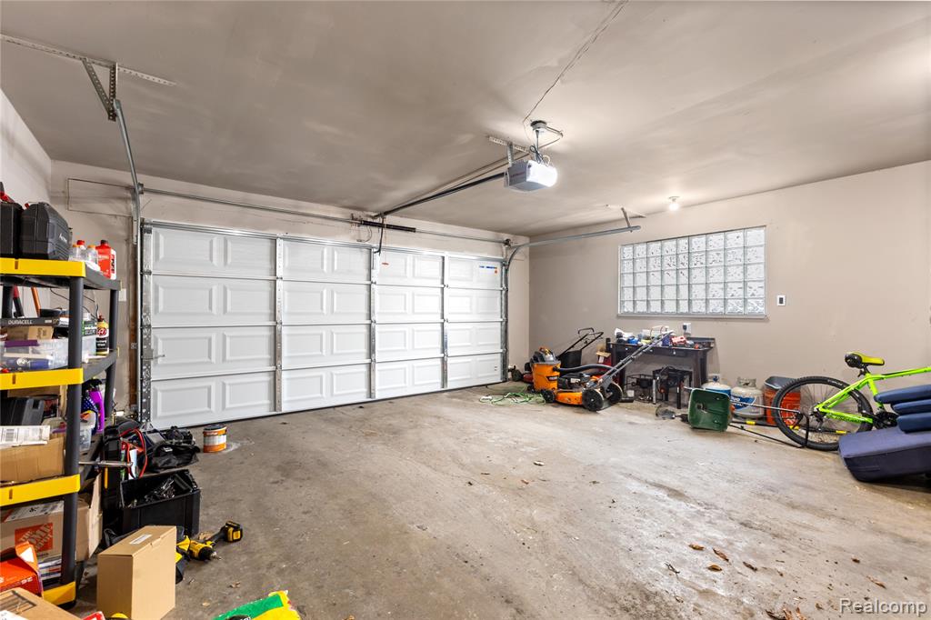 23016 Pembroke Avenue, Detroit, MI 48219 — Photo 30