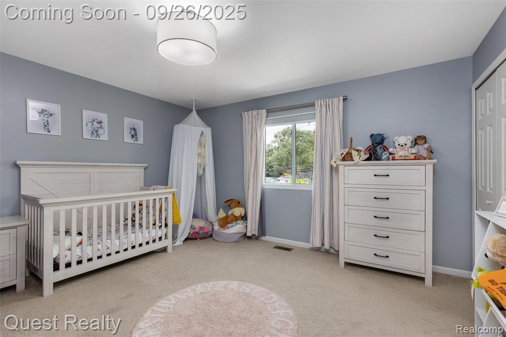 70 Fountain Park Drive, Waterford, MI 48327 — Photo 14