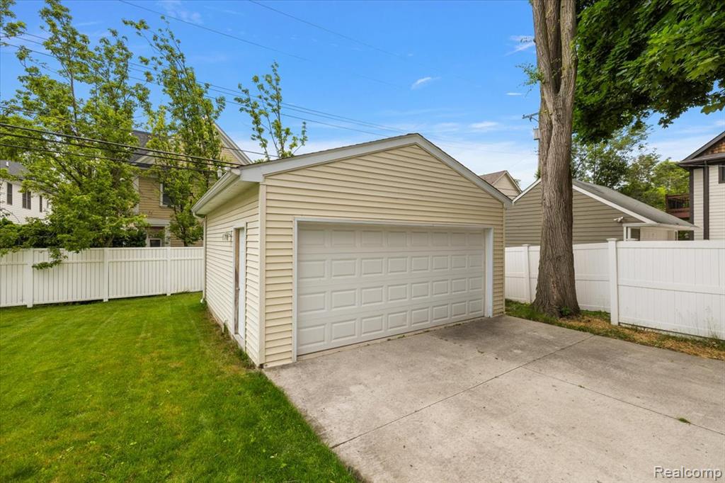 776 W LINCOLN Street, Birmingham, MI 48009 — Photo 46