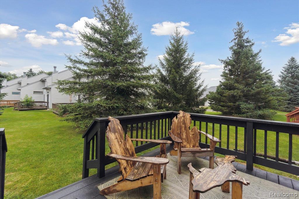 5231 COUNTRY WOOD Lane, Grand Blanc, MI 48439 — Photo 31
